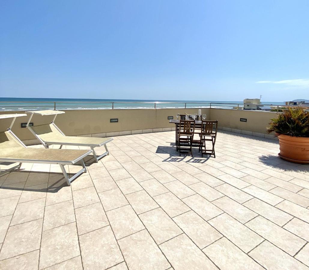 Avana Fronte Mare Riccione